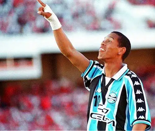 年轻化策略 年轻化策略