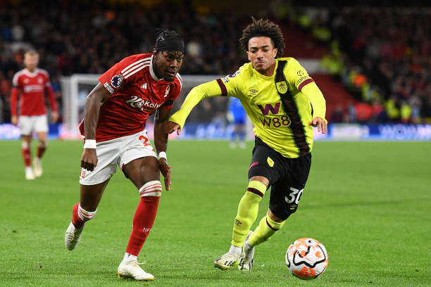 据不对等但 据不对等但